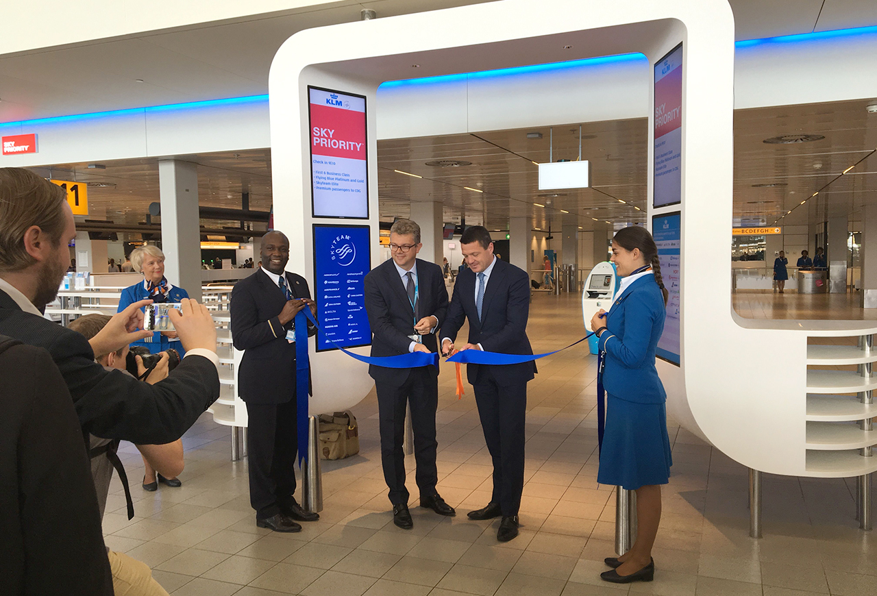 Grand opening KLM Premium Checkin area HEYLIGERS architects