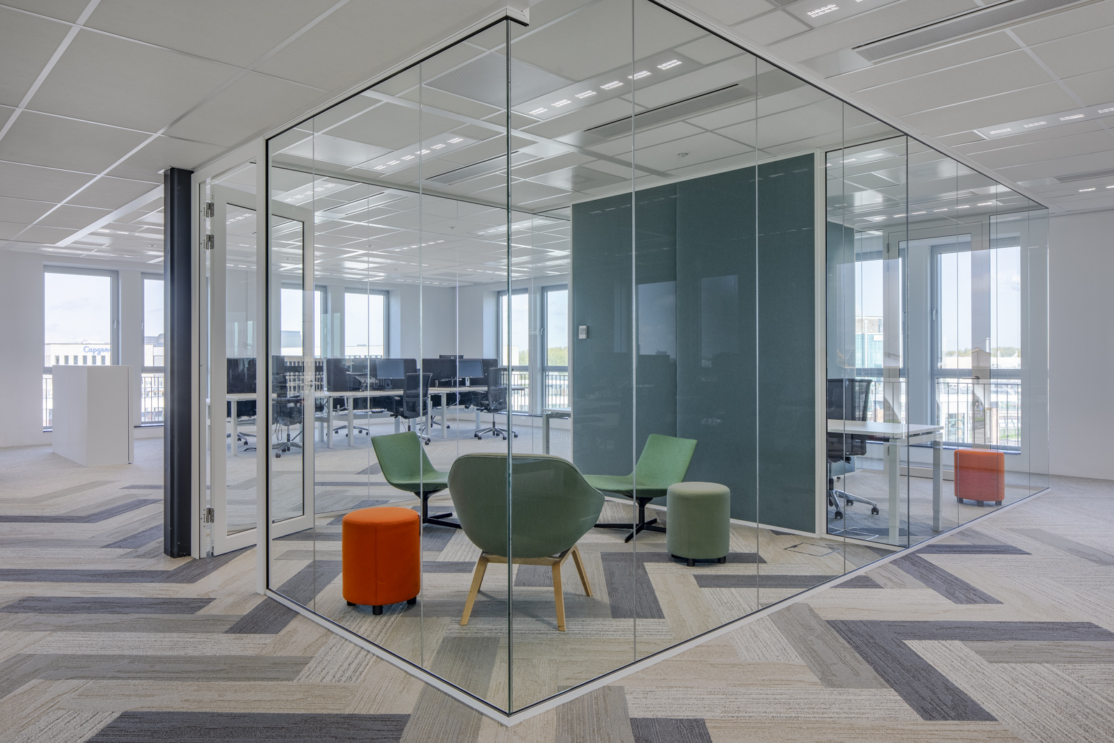 https://www.heyligersarchitects.nl/wp-content/uploads/2021/10/04_Heyligers_interieur_interior_kantoor_office_Leidserijn_WoutervanderSar_Significant_Utrecht-04.jpg