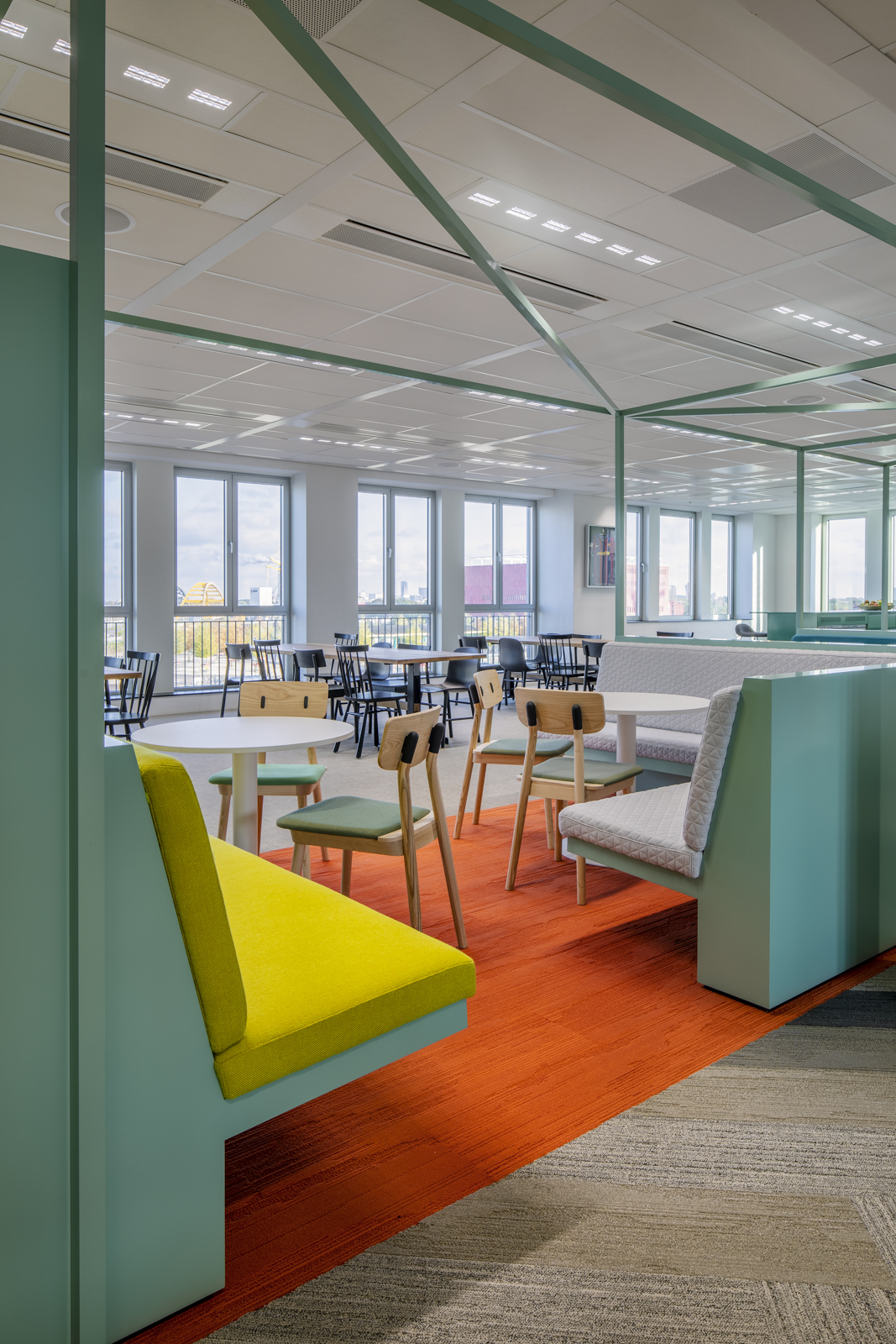 https://www.heyligersarchitects.nl/wp-content/uploads/2021/10/10_Heyligers_interieur_interior_kantoor_office_Leidserijn_WoutervanderSar_Significant_Utrecht-10.jpg