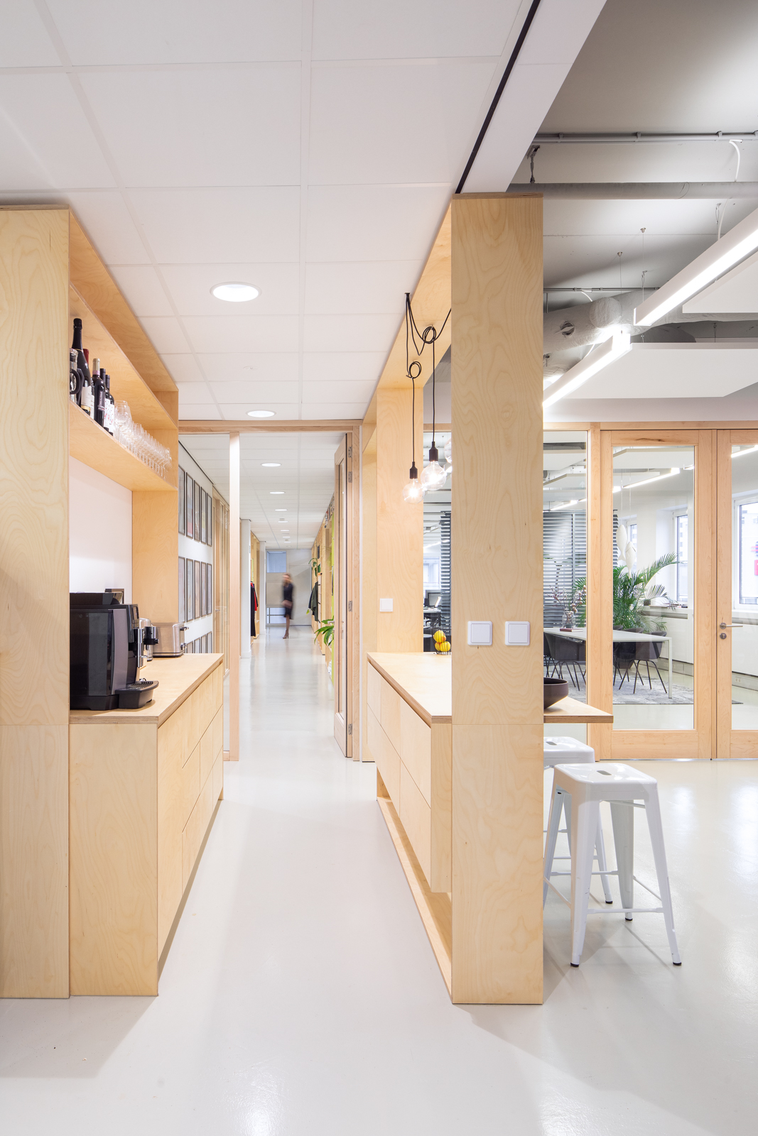 https://www.heyligersarchitects.nl/wp-content/uploads/2021/10/Awareways_Utrecht_Heyligers_interieur_kantoor_office_01_WoutervanderSar_architect_01.jpg