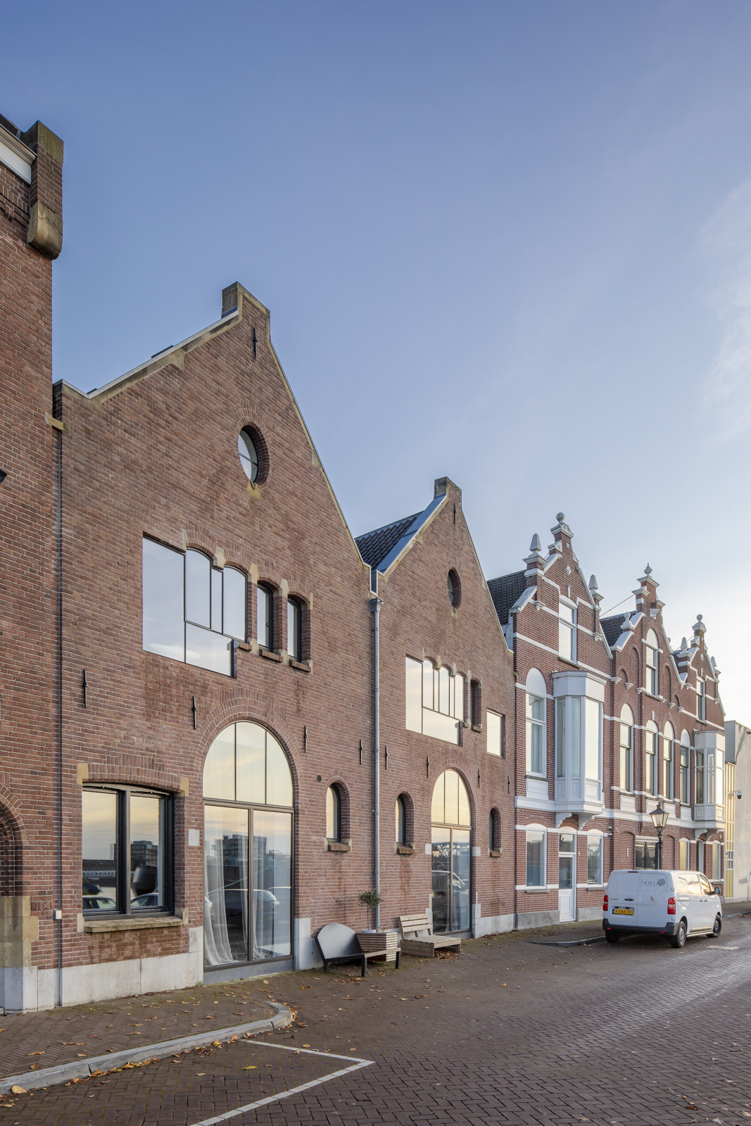 https://www.heyligersarchitects.nl/wp-content/uploads/2021/10/Heyligers_Dordrecht_woonhuis_particulier_interieur_transformatie_architect11_WoutervanderSar-40.jpg