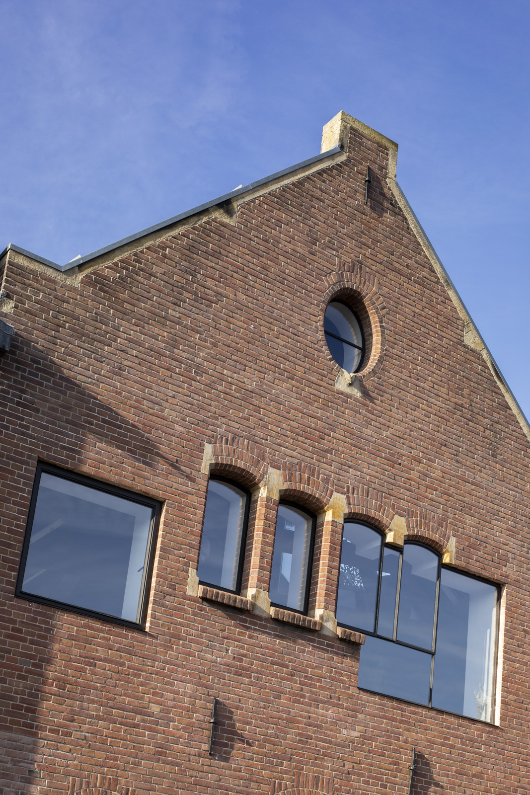 https://www.heyligersarchitects.nl/wp-content/uploads/2021/10/Heyligers_Dordrecht_woonhuis_particulier_interieur_transformatie_architect_13_WoutervanderSar_36.jpg