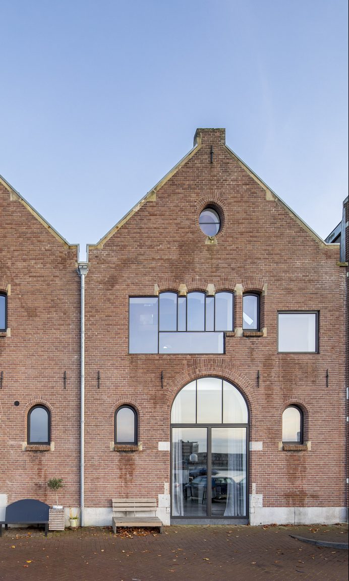 https://www.heyligersarchitects.nl/wp-content/uploads/2021/10/Heyligers_Dordrecht_woonhuis_particulier_interieur_transformatie_architect_13_WoutervanderSar_42-e1580311331206.jpg