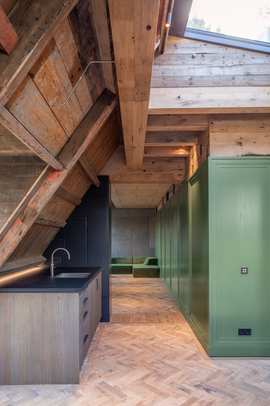 https://www.heyligersarchitects.nl/wp-content/uploads/2021/10/Heyligers_WoutervanderSar_interieur_loft_architect_amsterdam_woonhuis_verbouwing-01.jpg