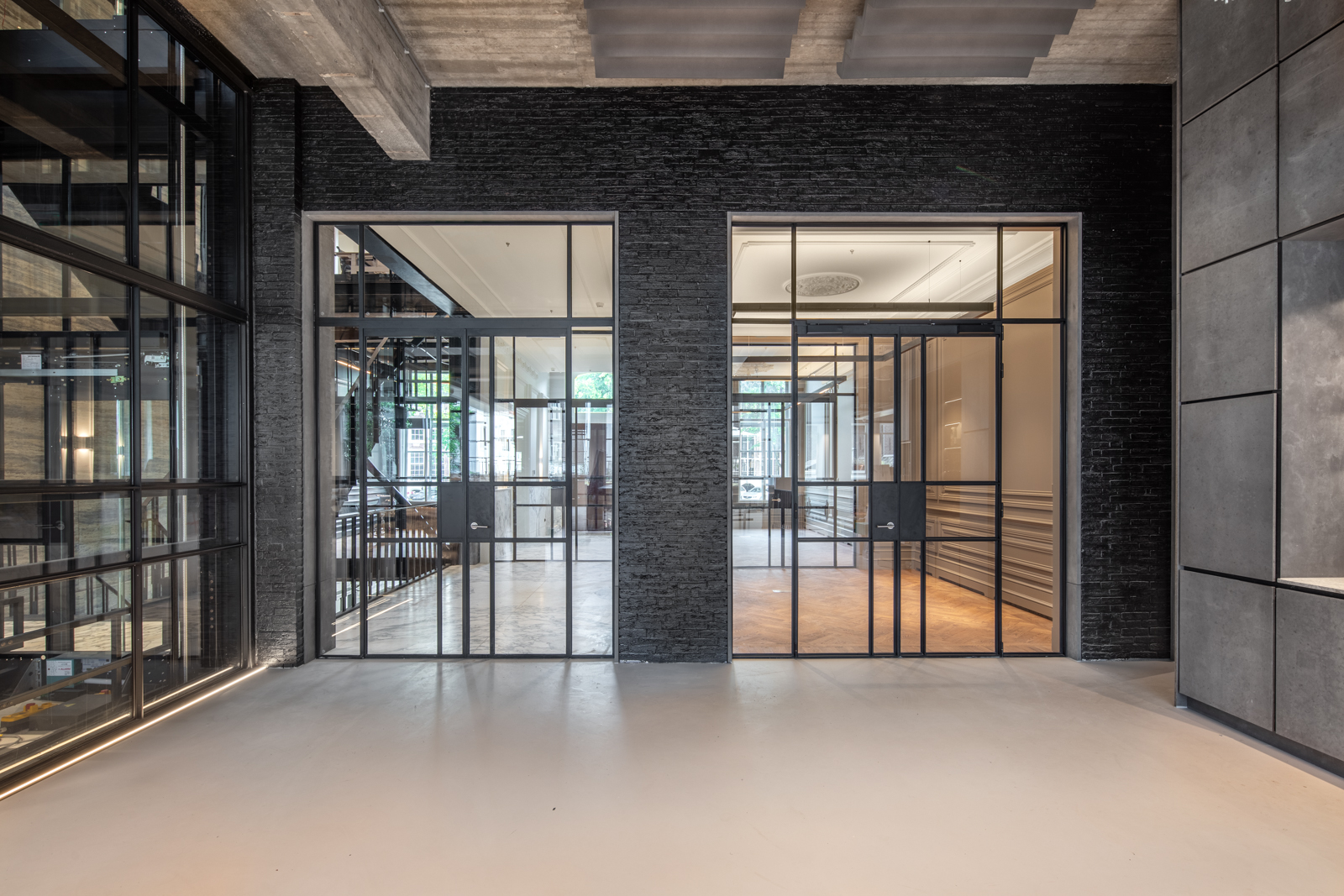 https://www.heyligersarchitects.nl/wp-content/uploads/2021/10/Heyligers_architectuur_renovatie_Keizersgracht_Amsterdam_kantoor_WoutervanderSar_17.jpg