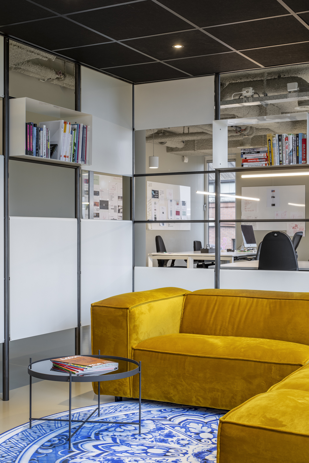 https://www.heyligersarchitects.nl/wp-content/uploads/2021/10/Heyligers_interieur_kantoor_office_interior_DDB_Unlimited_Amstelveen_WoutervanderSar_03.jpg