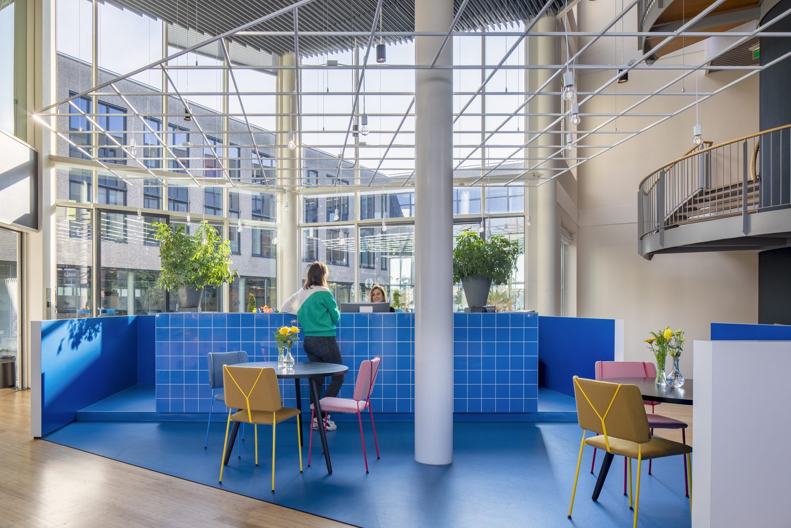 https://www.heyligersarchitects.nl/wp-content/uploads/2021/10/Heyligers_interieur_kantoor_office_interior_DDB_Unlimited_Amstelveen_WoutervanderSar_15.jpg