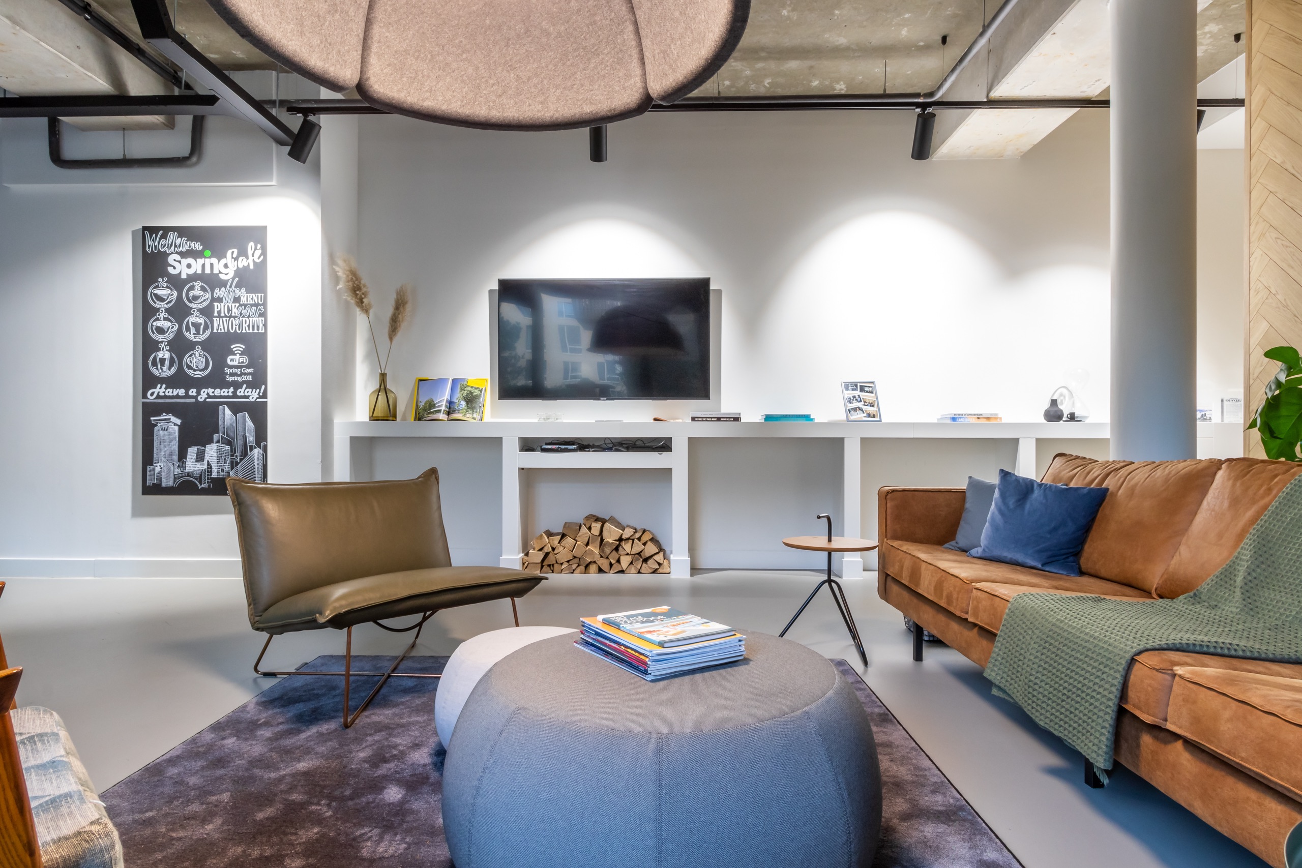 https://www.heyligersarchitects.nl/wp-content/uploads/2021/10/Heyligers_interieur_office_SpringRealEstate-25.jpeg