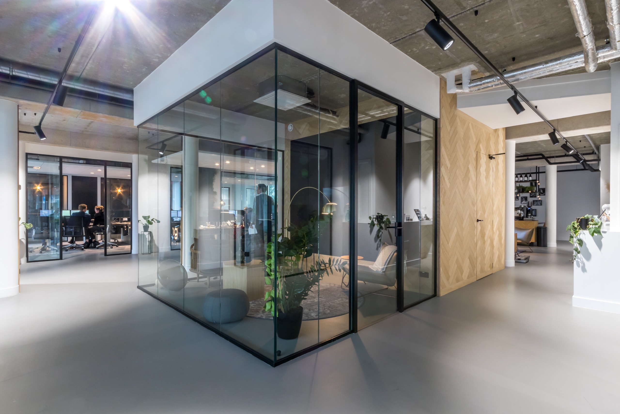 https://www.heyligersarchitects.nl/wp-content/uploads/2021/10/Heyligers_interieur_office_SpringRealEstate-33-1.jpeg