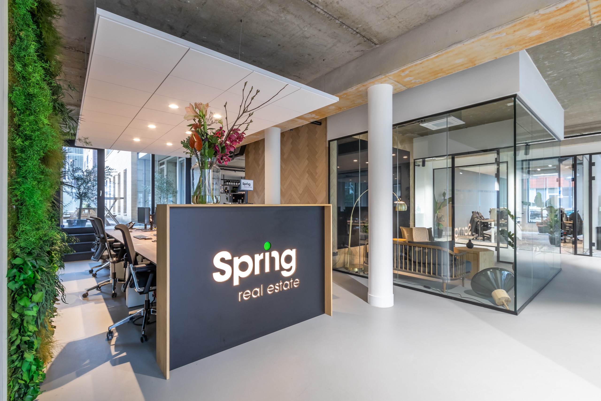 https://www.heyligersarchitects.nl/wp-content/uploads/2021/10/Heyligers_interieur_office_SpringRealEstate-9.jpeg