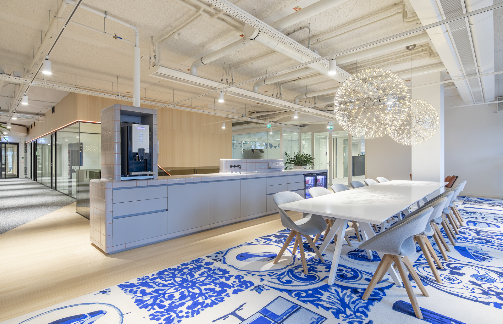 https://www.heyligersarchitects.nl/wp-content/uploads/2021/10/OPTI01_26_Heyligers_interieur_office_kantoor_WoutervanderSar_interior_architect-_WoutervanderSar_100112-28-1.jpg