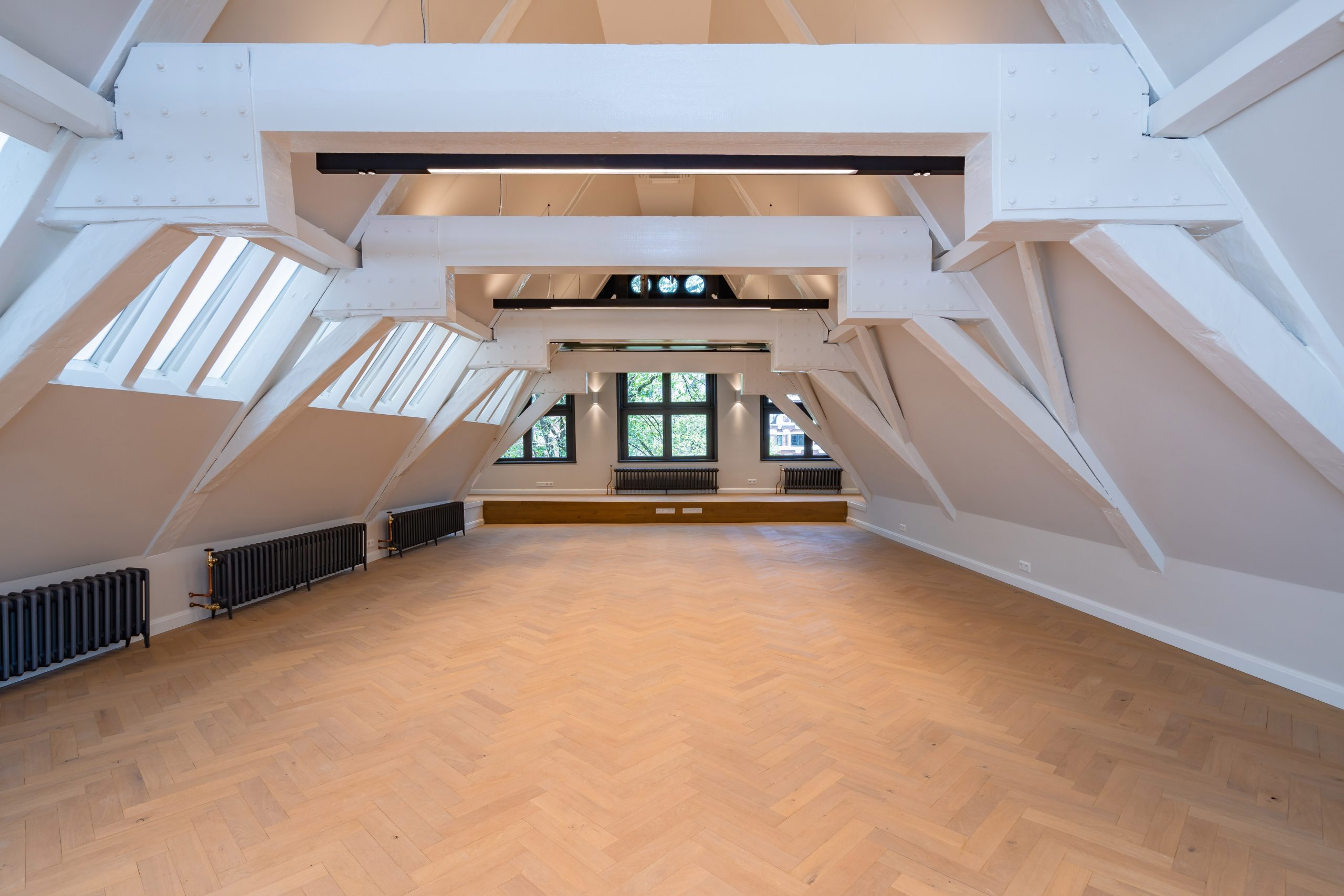 https://www.heyligersarchitects.nl/wp-content/uploads/2021/10/heyligers__herengracht_monumentaal_grachtenpand_amsterdam_interieur466-2-scaled.jpg