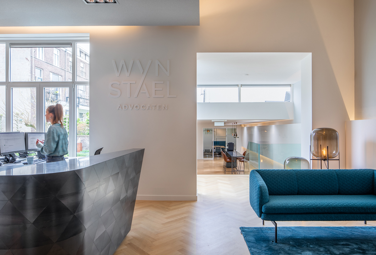 https://www.heyligersarchitects.nl/wp-content/uploads/2021/10/wijnstael-kantoor-office-concept-interior-interieur-heyligers-02-1.jpg
