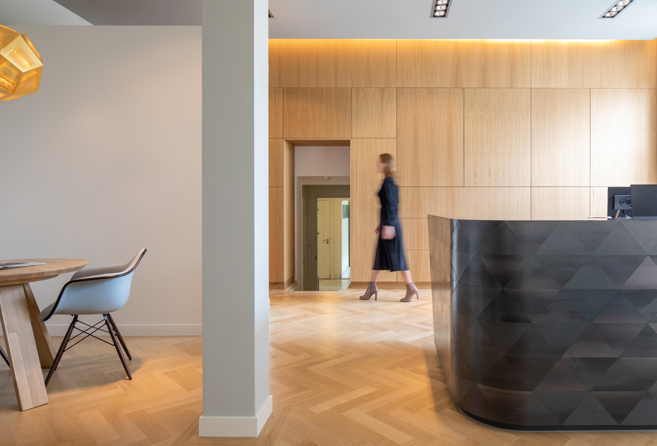 https://www.heyligersarchitects.nl/wp-content/uploads/2021/10/wijnstael-kantoor-office-concept-interior-interieur-heyligers-06.jpg