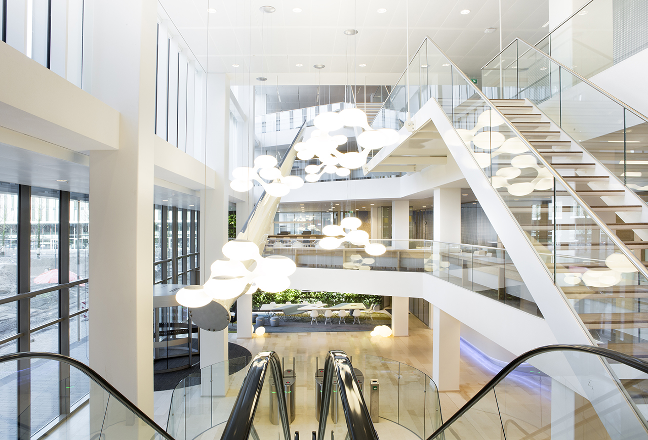 https://www.heyligersarchitects.nl/wp-content/uploads/2021/11/NUON-nieuwAmsterdam-interieur-kantoor-Heyligers-06-1.jpg