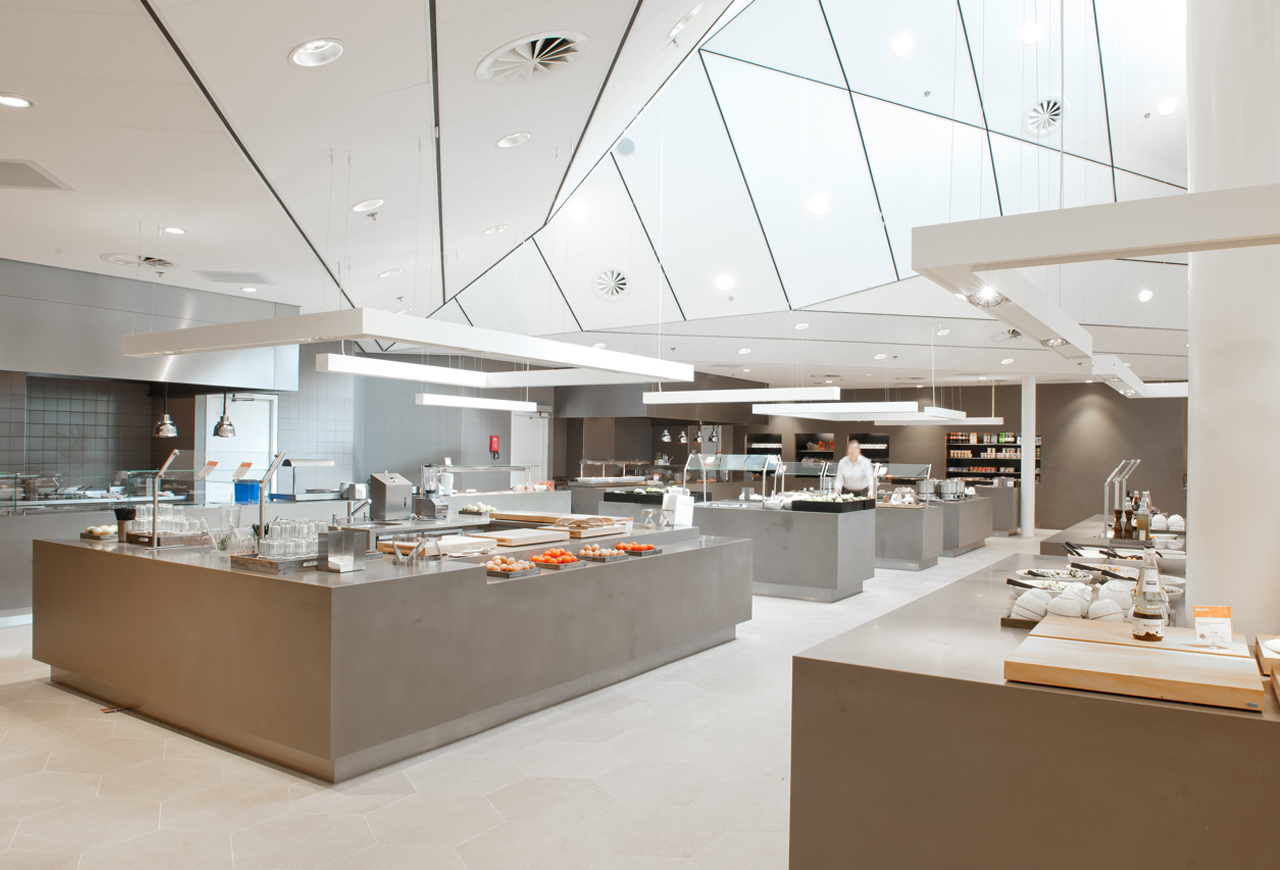 https://www.heyligersarchitects.nl/wp-content/uploads/2021/11/Rabobank-Bedrijfsrestaurant-Interieur-Heyligers-01.jpg