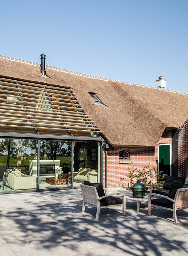 https://www.heyligersarchitects.nl/wp-content/uploads/2021/12/Renovatie-woonboerderij-monument-interieur-Heyligers-renovation-monumental-farmhouse-interior-design-19.jpg