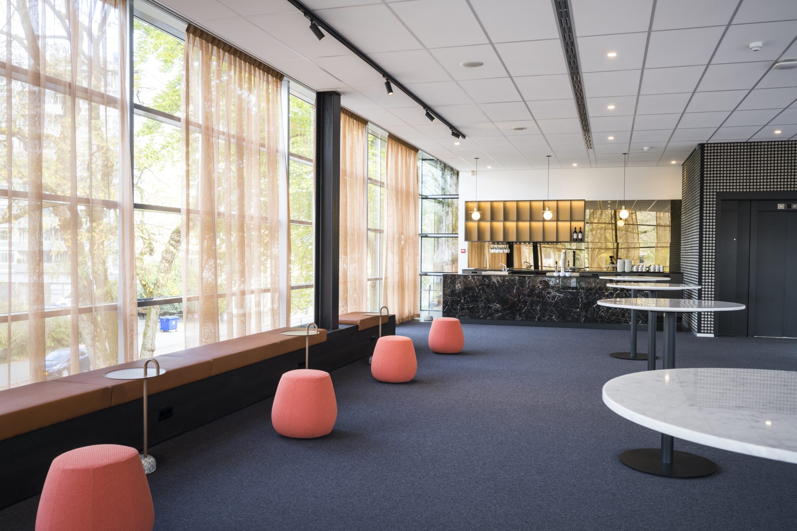 https://www.heyligersarchitects.nl/wp-content/uploads/2022/11/ORPH01_LowRes09_Orpheus-Nieuwe-Foyer-Credits-Sven-Scholten-LR-9-scaled.jpg