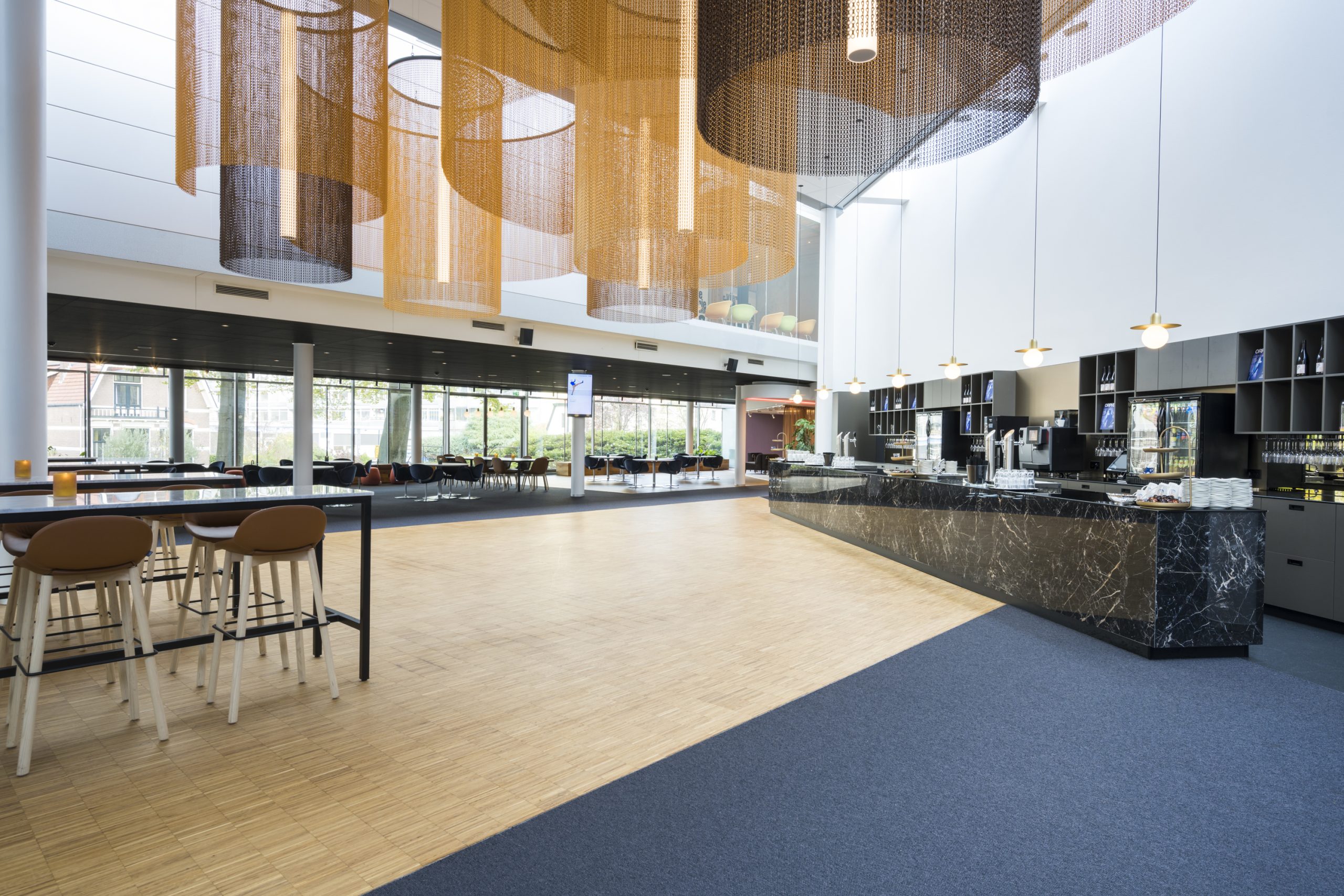https://www.heyligersarchitects.nl/wp-content/uploads/2022/11/ORPH01_LowRes14_Orpheus-Nieuwe-Foyer-Credits-Sven-Scholten-LR-14-scaled.jpg