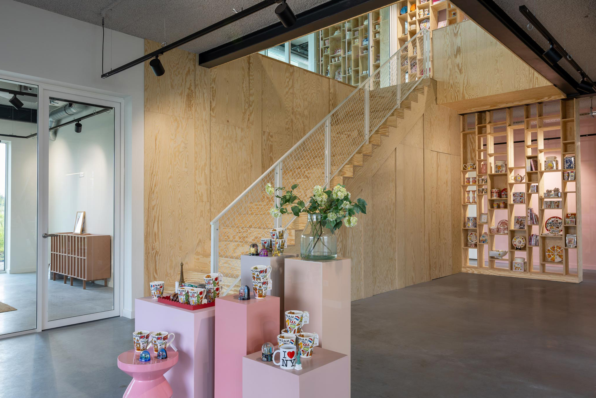 https://www.heyligersarchitects.nl/wp-content/uploads/2025/09/1-2025.06.10-Blond-Amsterdam-low-4_JG.jpg
