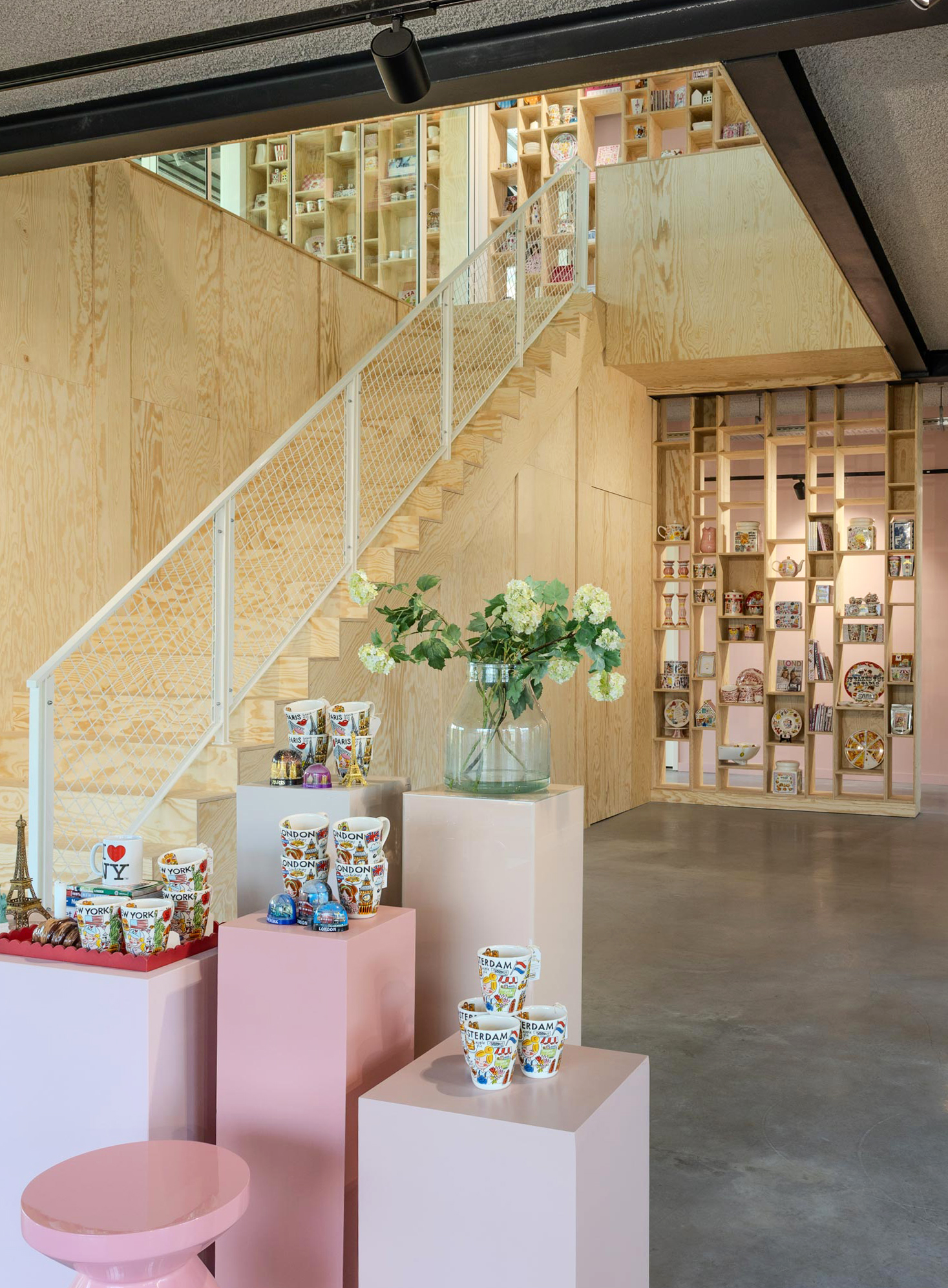 https://www.heyligersarchitects.nl/wp-content/uploads/2025/09/2-2025.06.10-Blond-Amsterdam-low-1_JG.jpg