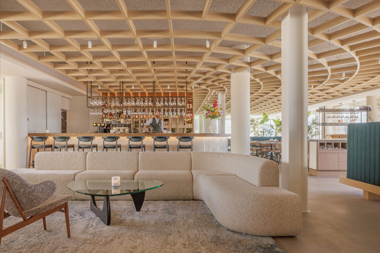 https://www.heyligersarchitects.nl/wp-content/uploads/2026/05/WoutervanderSar_26050100-09-LRwarmer.jpg